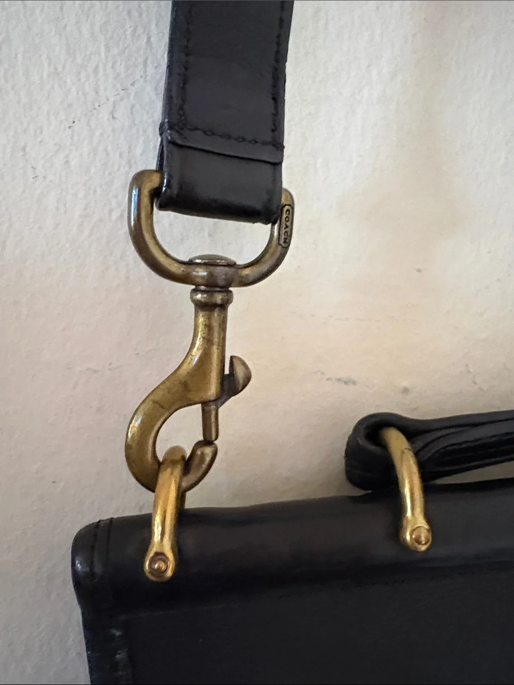 Vintage Coach Black Leather Willis Bag with Turnlock and Adjustable Strap